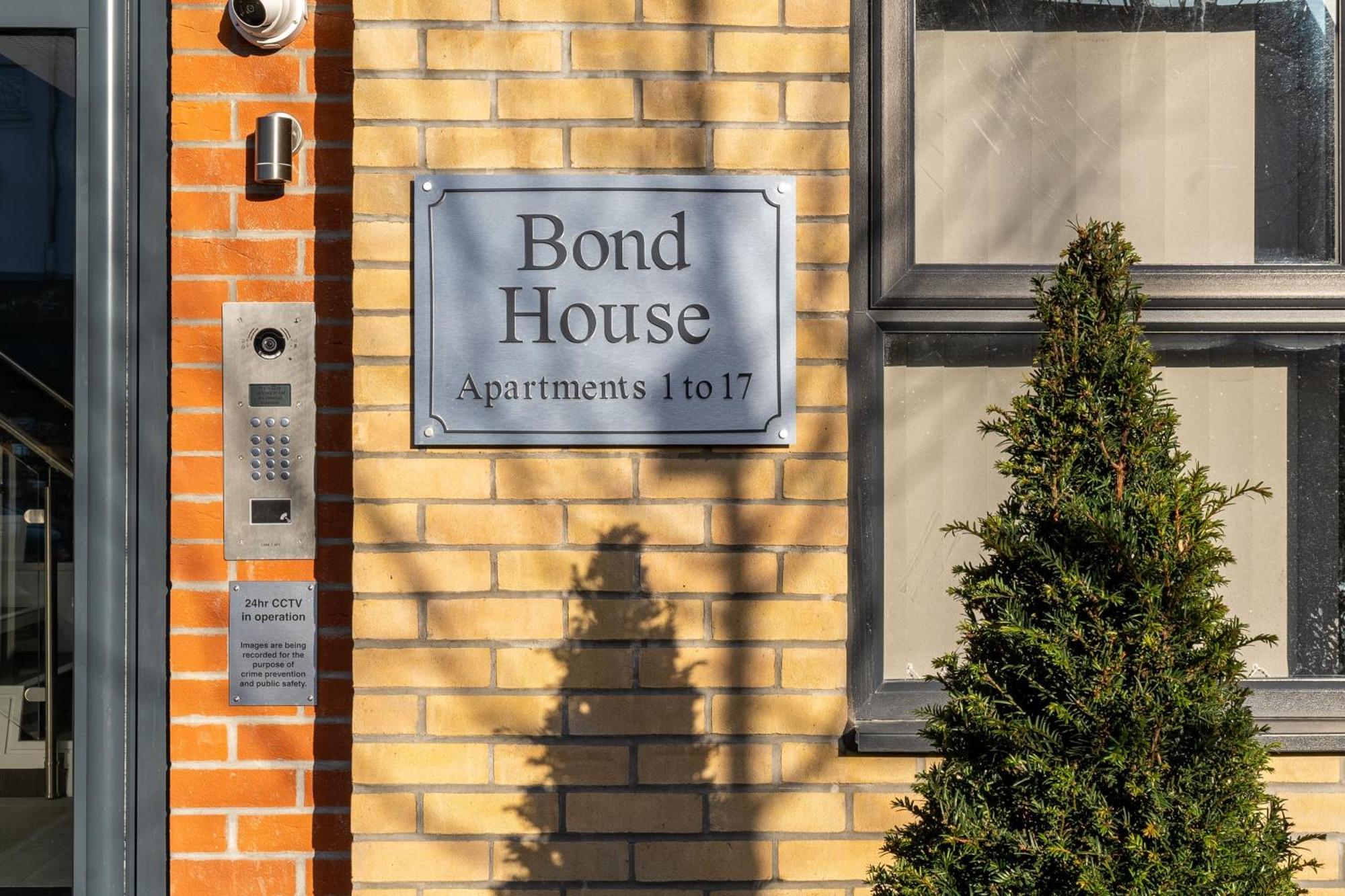 Bond House By Celador Apartments レディング エクステリア 写真